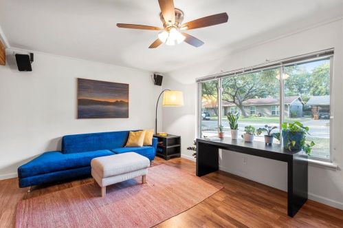 1611 Ashberry Dr, Austin TX  78723-1105 exterior