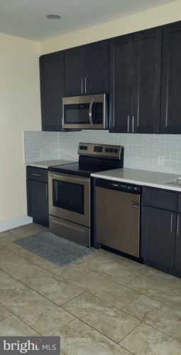 1711 18th St, Philadelphia PA  19145-2102 exterior