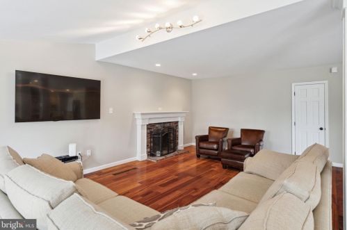 114 Woodview Ln, Riverton NJ  08077-3218 exterior