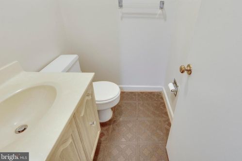 11352 Empire Ln, Rockville MD 20852-2870 exterior