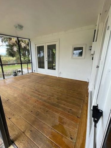 208 Southern Ave, Fort Pierce FL  34950-5433 exterior