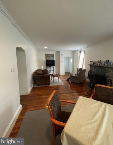 2940 Waldorf Ave, Camden NJ 08105-2821 exterior