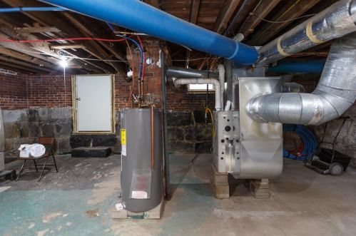 13 Holt St, Concord NH 03301-2926 exterior