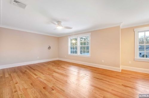 81 Trommel Dr, Mahwah NJ 07430-1533 exterior