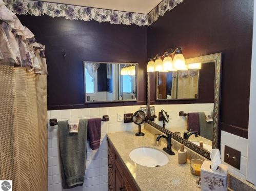 740 Witbeck Dr, Clare MI 48617-9721 exterior