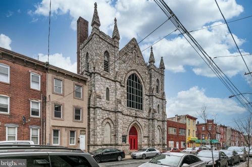 2507 5th St, Philadelphia, PA 19133-4618