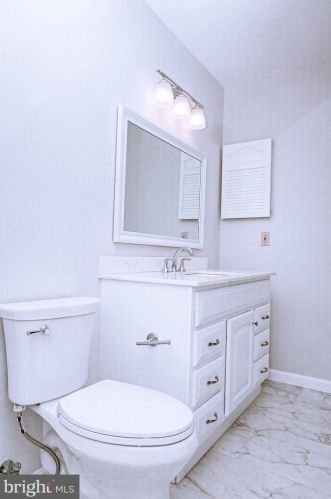 15301 Manor Village Ln, Rockville MD 20853-1820 exterior