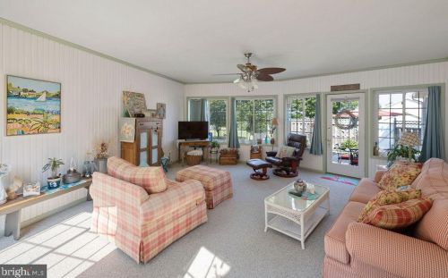 1165 Fox Run Ter, Hanover PA 17331-8742 exterior