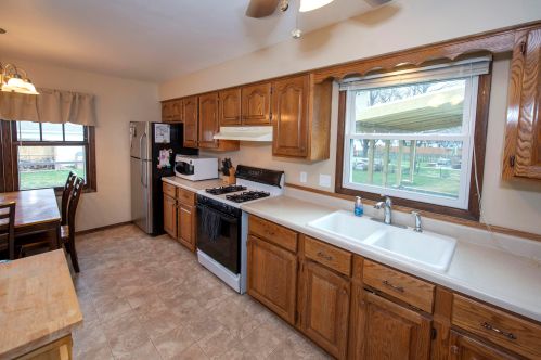 8442 Montana Ave, Milwaukee WI 53227-3357 exterior