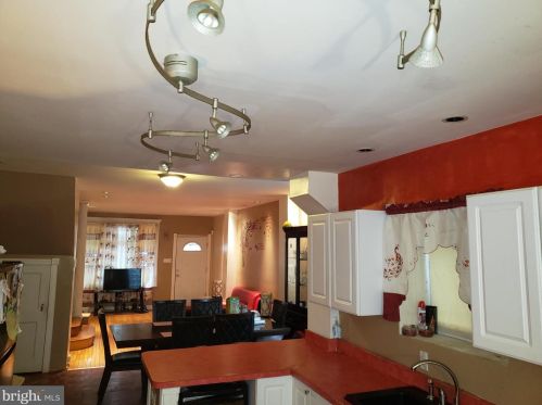 5411 11 St, Philadelphia PA 19123-1920 exterior