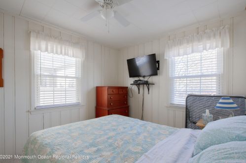 23 New York Ave, Lavallette NJ 08735-2537 exterior