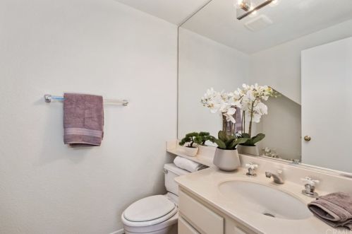 2182 Avocado Dr, Tustin CA 92782-8348 exterior