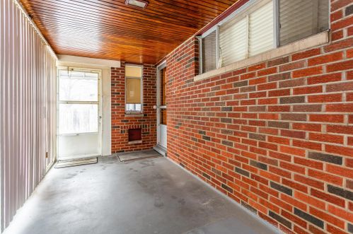 2186 Chesterland Ave, Cleveland OH 44107-6145 exterior