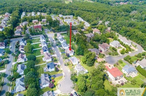 16 Sonia Ct, Edison NJ 08820-4443 exterior