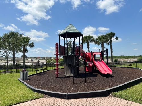 926 Bent Creek Dr, Fort Pierce FL  34947-1330 exterior