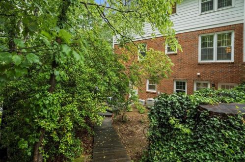 5511 Durrett Dr, Atlanta GA 30338-2948 exterior