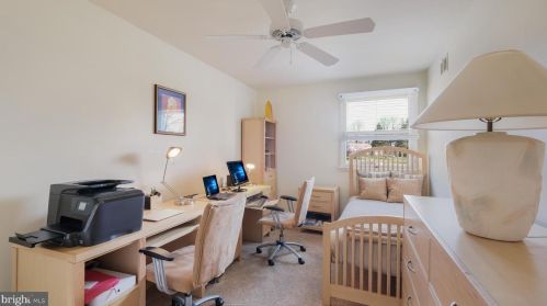 868 Broadmoor Rd, Huntingdon Valley PA 19006-2803 exterior