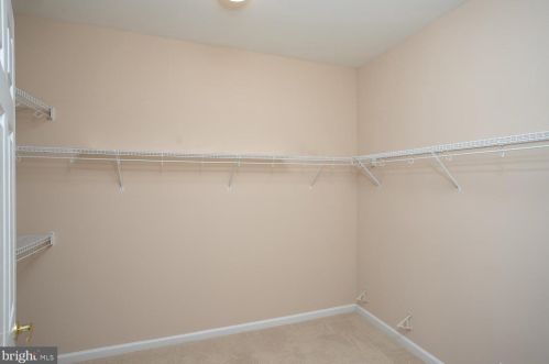 5 Taylor Ct, Columbus NJ  08022-2339 exterior