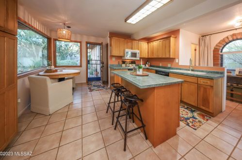 3865 Tanuri Dr, Tucson AZ 85750-1939 exterior