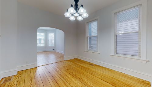 1915 Roscoe St, Chicago IL 60618-5236 exterior