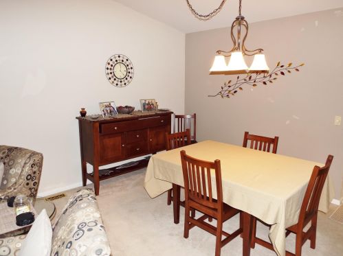 1882 Jenny Ln, Rochester MI 48309-3381 exterior