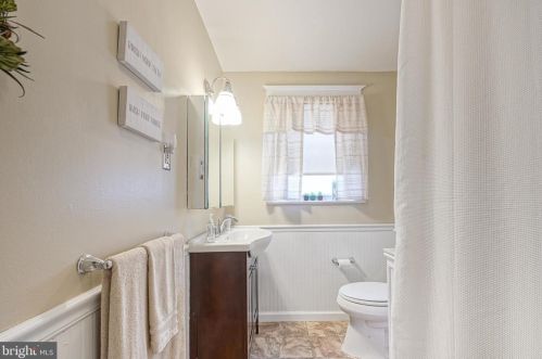 111 Oakland Ave, Camden NJ 08107-1212 exterior