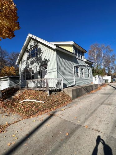 3300 44th St, Milwaukee, WI 53219-4811