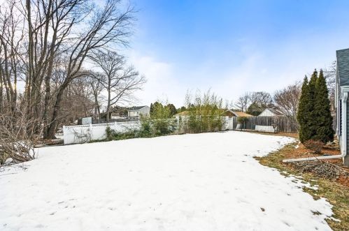 7 Azalea Ln, Peabody MA 01960-4602 exterior