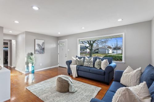 5933 79th St, Milwaukee WI  53218-1716 exterior