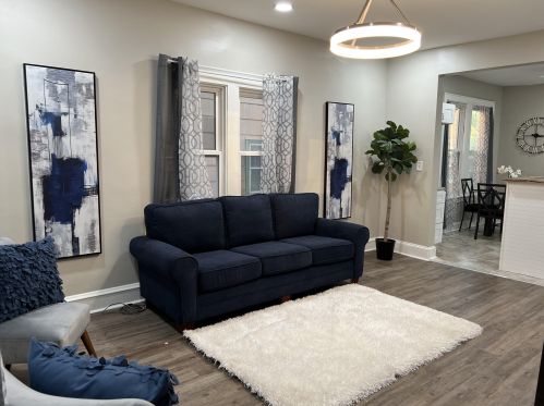 4739 39th St, Milwaukee, WI 53221-2534