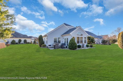 5 Barcelona Ct, Lakehurst NJ  08759-6060 exterior