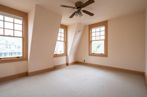 2728 Prospect Ave, Milwaukee WI 53211-3768 exterior