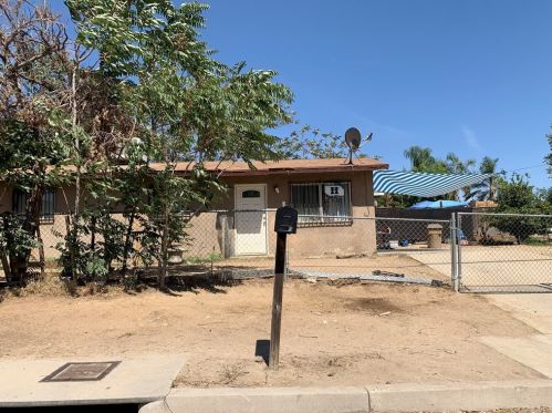 1200 Jeffrey St, Bakersfield, CA 93305-2829