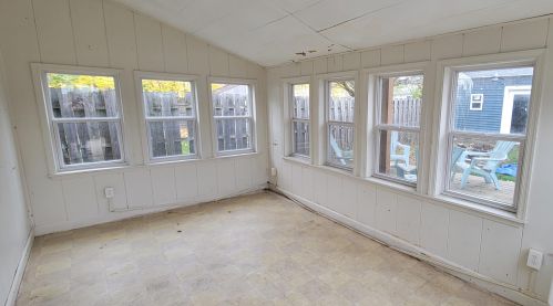 1039 Park St, Grand Rapids MI 49525-2635 exterior