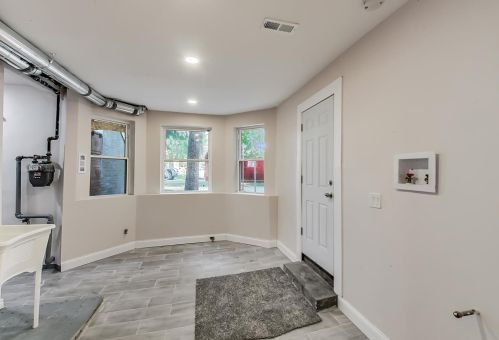 8740 Escanaba Ave, Chicago IL  60617-3115 exterior