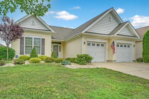 4 Muirfield Rd, Jackson Twp, NJ 08527-2655