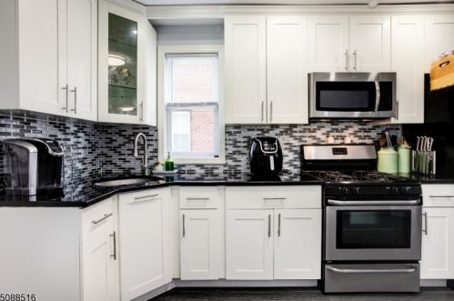 221 Myrtle Ave, Irvington NJ  07111-2657 exterior