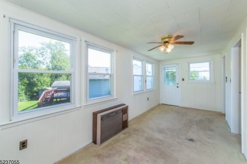 127 Brk Dr, Dover NJ 07801-4704 exterior