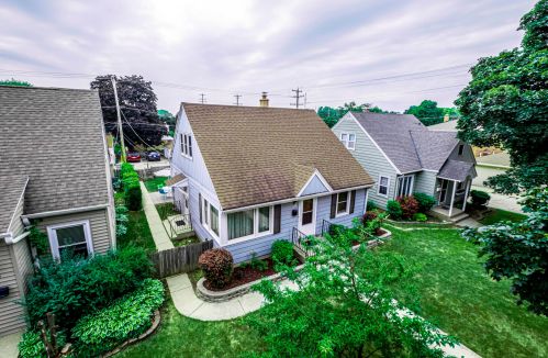 3051 89th St, Milwaukee, WI 53222-4607