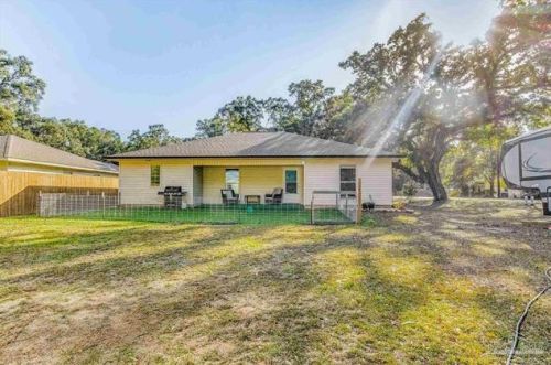 3906 Jarrett St, Milton FL  32571-2426 exterior