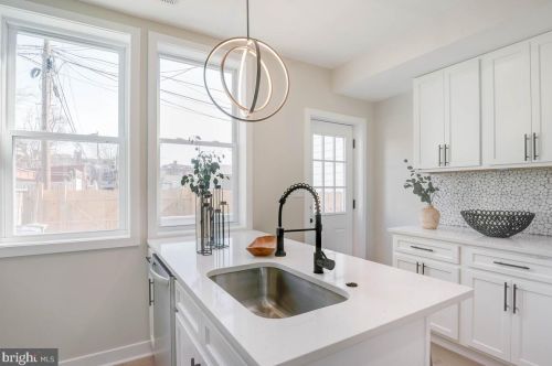 617 18th St, Washington DC 20020-6812 exterior