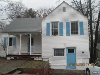 40 Linwood Ave, Emerson, NJ 07630-1850