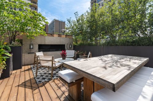 1521 State Pkwy, Chicago IL 60610-1613 exterior