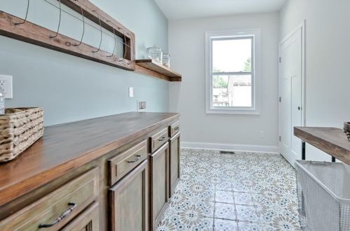 1477 Mercer Ave, Atlanta GA  30337-1515 exterior