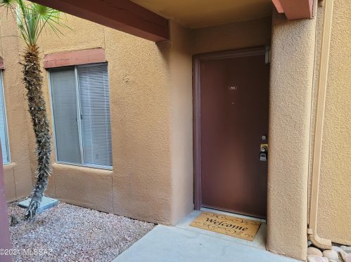 1810 Blacklidge Dr, Tucson AZ 85719-2772 exterior