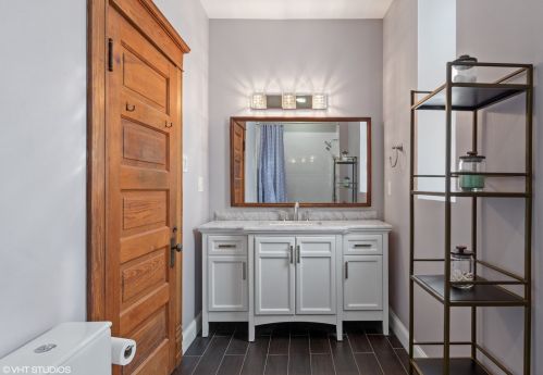 2163 Leland Ave, Chicago IL 60625-1528 exterior