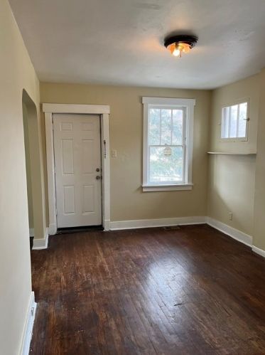 2203 Dartmore St, Pittsburgh PA  15210-4081 exterior