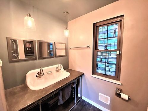 1916 Garrick Dr, Pittsburgh PA 15235-5034 exterior