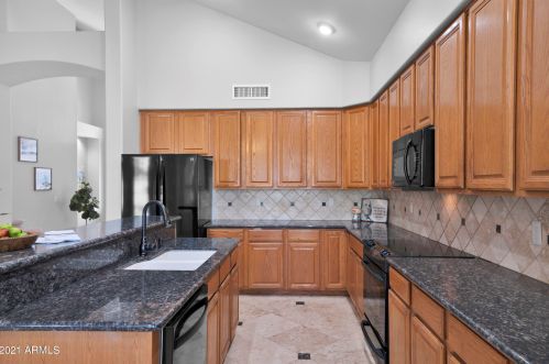 16044 1st St, Phoenix, AZ 85022-2512