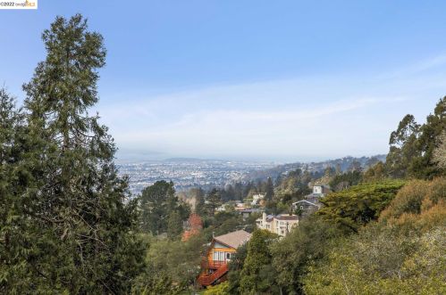 1404 Smt Rd, Berkeley CA 94708-2215 exterior